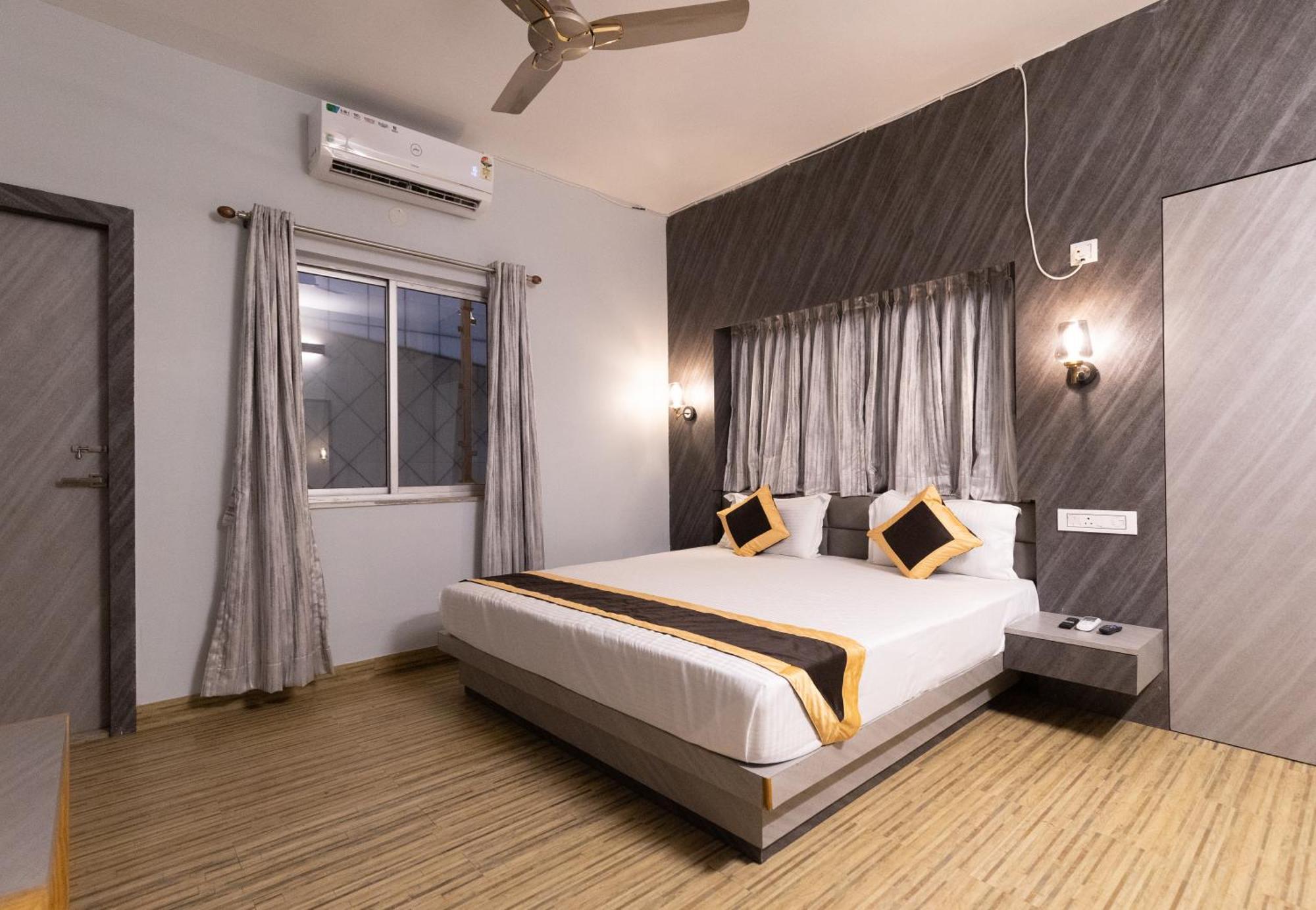 Hotel The Palm 3*