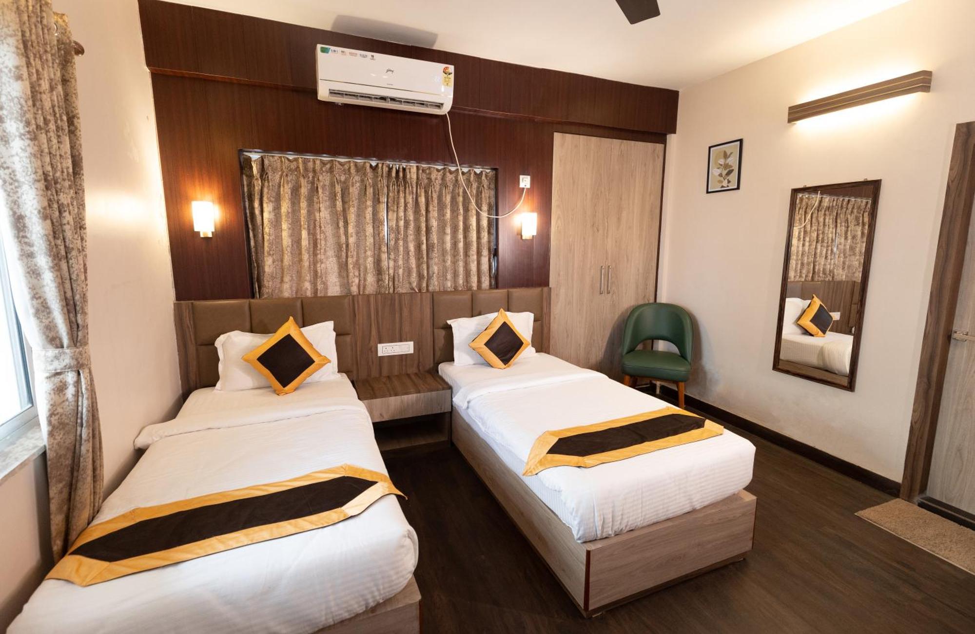 The Palm Hotel